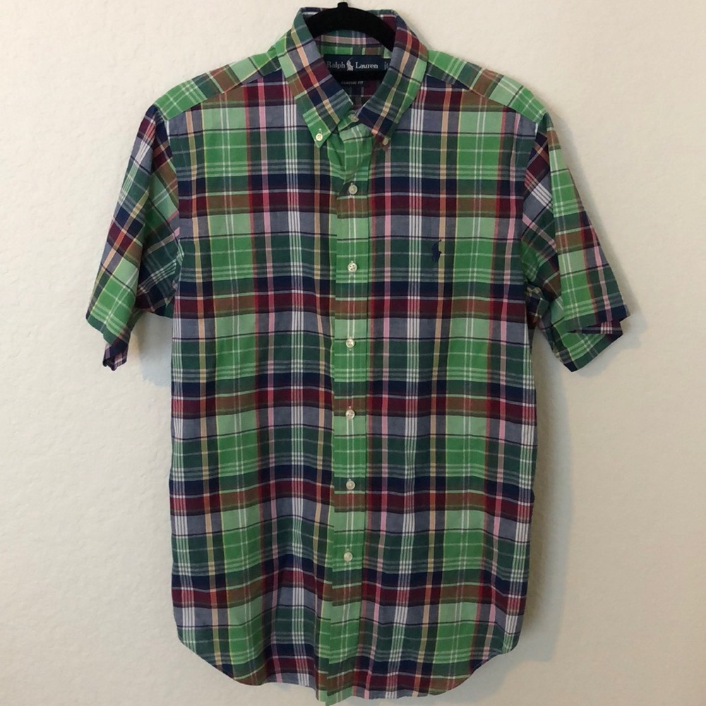 Short sleeved checkered shirt